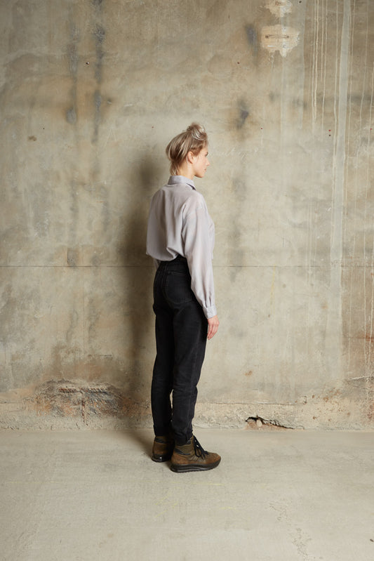 Crop - Grey Lucent